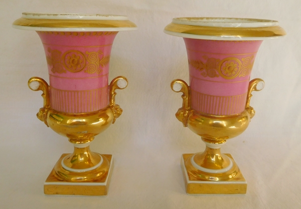 Pair of Paris porcelain Medicis vases, Empire period - early 19th century circa 1820 - 16.5cm