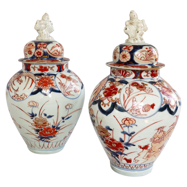 Pair of Imari porcelain jars / urns, late 19th century