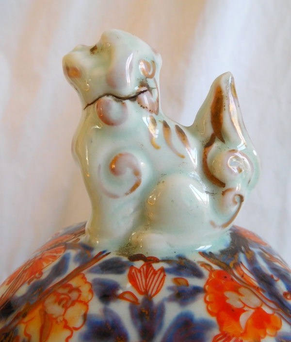 Paire de potiches en porcelaine Imari fin XIXe bleue, rouge et or - 35cm
