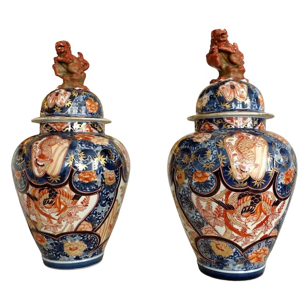 Pair of Imari porcelain jars / urns, late 19th century