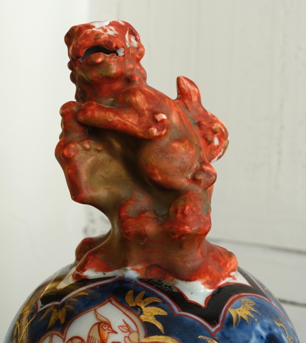 Pair of Imari porcelain jars / urns, late 19th century