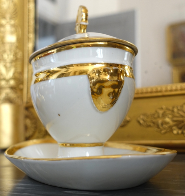 Paire de saucières en porcelaine de Paris dorée à l'or fin - époque Empire