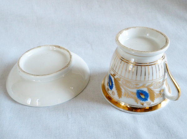Pair of large chocolate / breakfast cups, Paris porcelain enhanced with gold, Empire Period