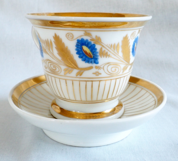 Pair of large chocolate / breakfast cups, Paris porcelain enhanced with gold, Empire Period