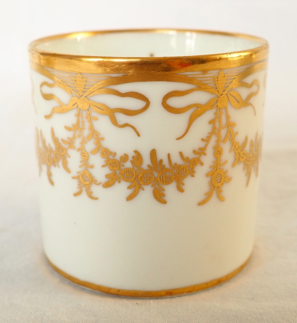 Paire de tasses à café litron en porcelaine, époque Louis XVI Directoire - fin XVIIIe siècle