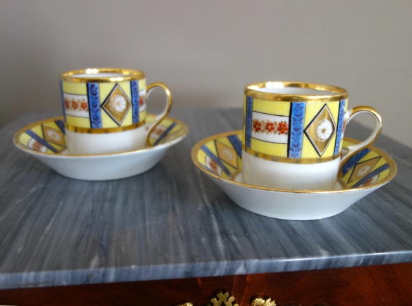 Pair of Empire Paris porcelain litron-shaped coffee cups - early 19th century