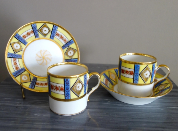 Pair of Empire Paris porcelain litron-shaped coffee cups - early 19th century