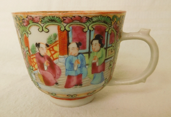 Pair of Canton porcelain cups - China, 19th century