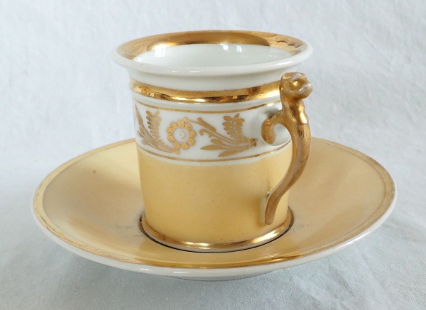Paire de tasses à café Empire d'époque Charles X, décor Nankin et or - porcelaine de Paris