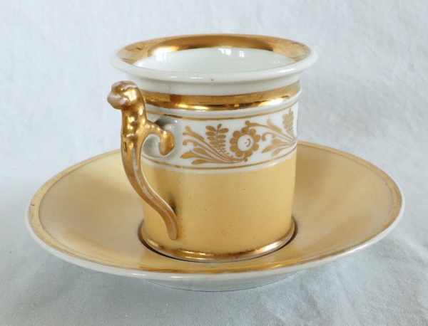 Paire de tasses à café Empire d'époque Charles X, décor Nankin et or - porcelaine de Paris