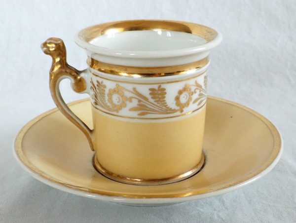 Paire de tasses à café Empire d'époque Charles X, décor Nankin et or - porcelaine de Paris