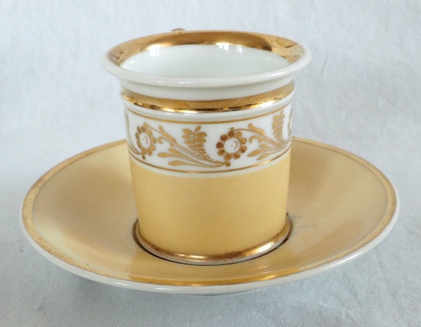 Paire de tasses à café Empire d'époque Charles X, décor Nankin et or - porcelaine de Paris