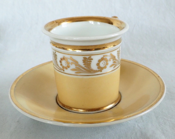 Paire de tasses à café Empire d'époque Charles X, décor Nankin et or - porcelaine de Paris