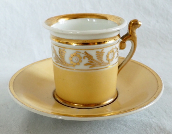 Paire de tasses à café Empire d'époque Charles X, décor Nankin et or - porcelaine de Paris