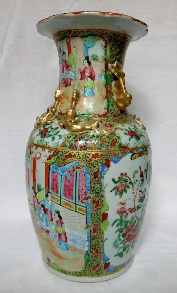 Pair of fine rose Canton porcelain vases / potiches, 19th century