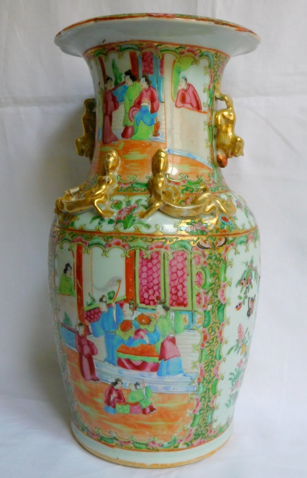 Paire de vases / potiches en porcelaine de Canton, Chine vers 1880