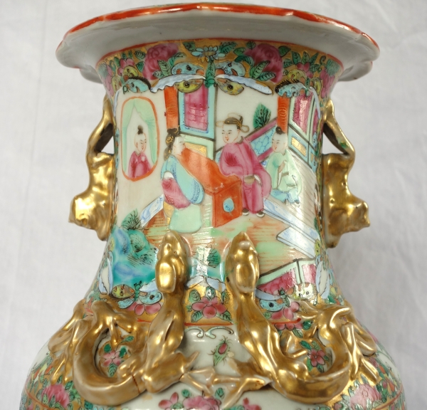 Paire de vases / potiches en porcelaine de Canton, Chine vers 1880 - 36cm