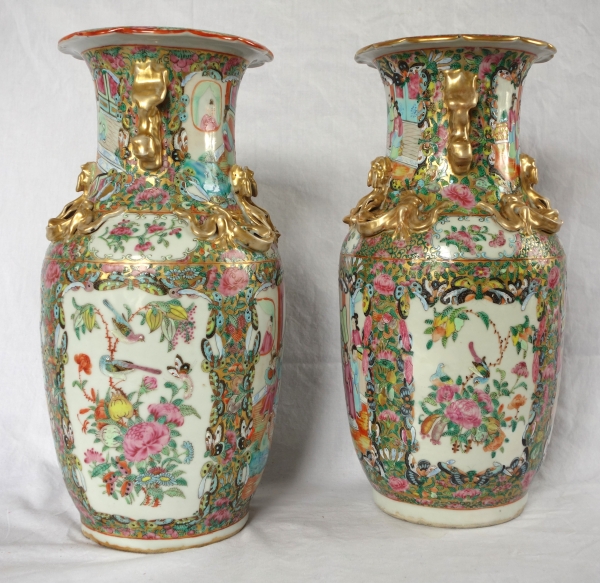 Paire de vases / potiches en porcelaine de Canton, Chine vers 1880 - 36cm