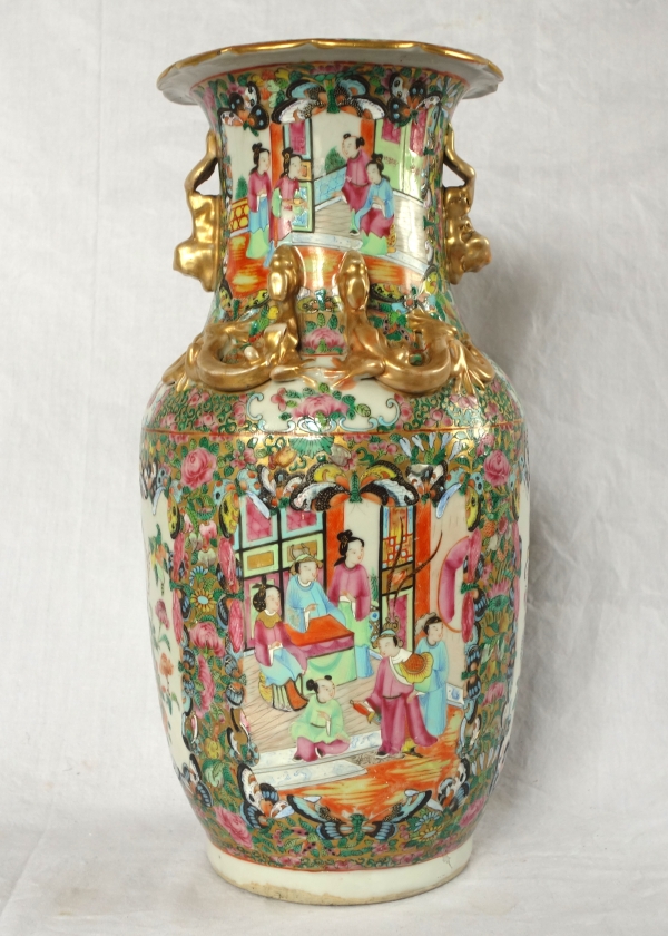 Paire de vases / potiches en porcelaine de Canton, Chine vers 1880 - 36cm