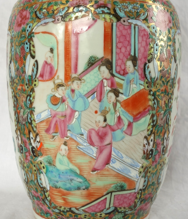 Paire de vases / potiches en porcelaine de Canton, Chine vers 1880 - 36cm