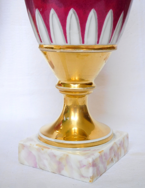 Pair of Empire Paris porcelain vases - purple color and fine gold decoration - 28cm