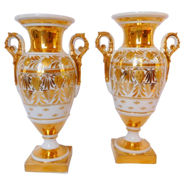 Pair of Empire Paris porcelaine vases enhanced with fine gold, early 19th century - 24.8cm