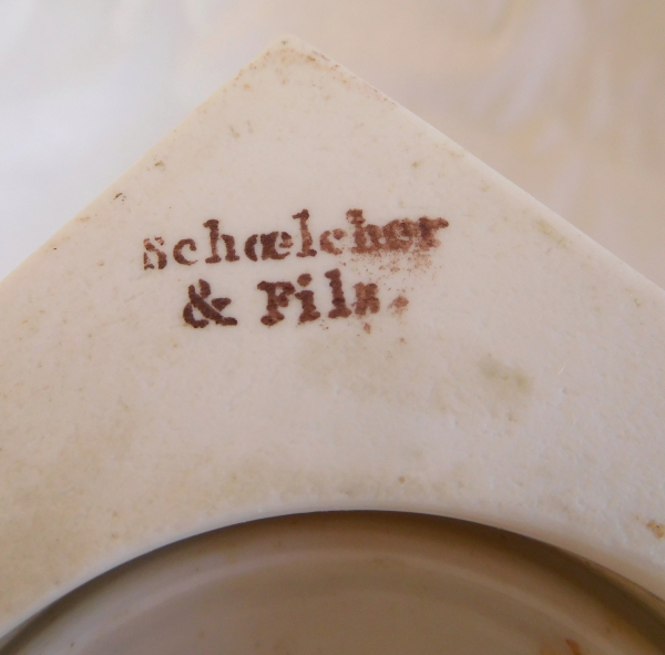 Manufacture Schoelcher : paire de grands vases Medicis Empire à masques d'hommes barbus - 27cm