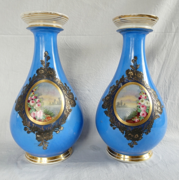 Paire d'importants vases potiches en porcelaine de Paris, époque Napoléon III - 33cm