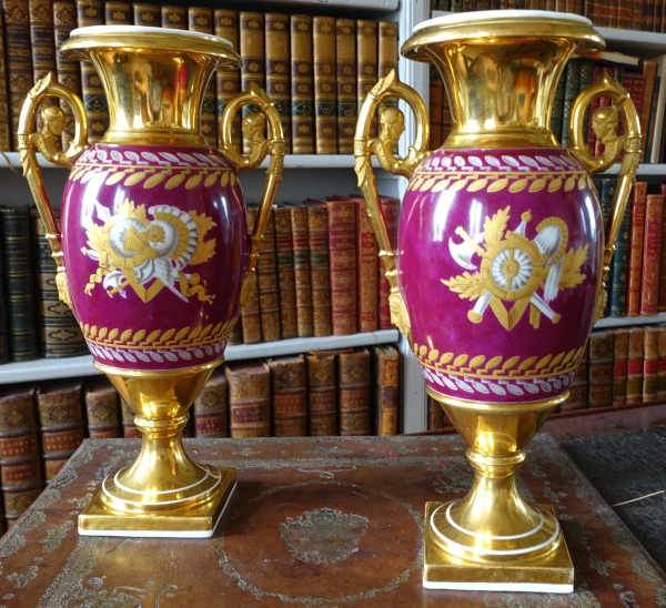 Pair of Empire Paris porcelain vases, polychromatic and gilt decoration - early 19th century