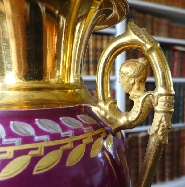 Pair of Empire Paris porcelain vases, polychromatic and gilt decoration - early 19th century