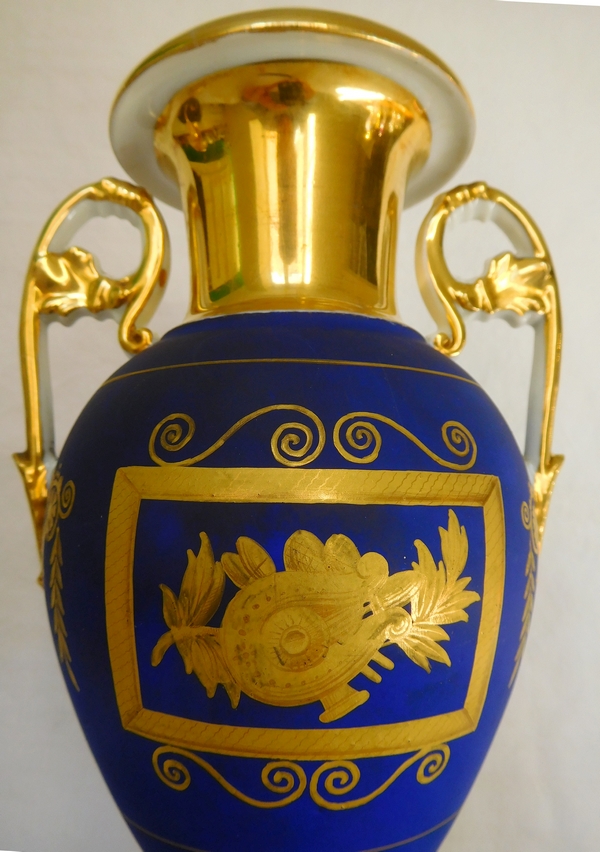 Pair of Empire Paris porcelain gilt vases, early 19th century circa 1820 - 1830