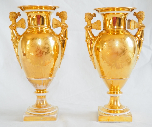 Pair of Paris porcelain vases for a chapel - Empire period circa 1810 - 1820 