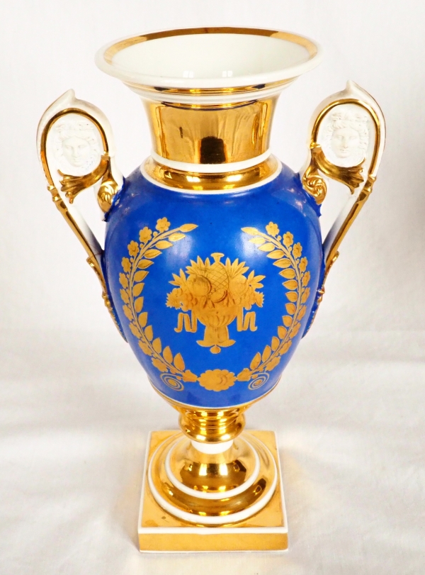 Paire de grands vases Empire en Porcelaine de Paris - époque Charles X vers 1820