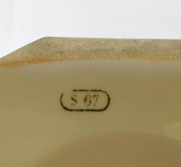Porcelaine de Sèvres S67 (année 1867) : coupe ajourée jardinière en porcelaine bleue et or