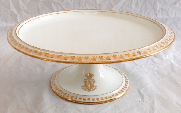 Manufacture de Sèvres, service des Princes : plat de présentation en porcelaine, couronne de Comte