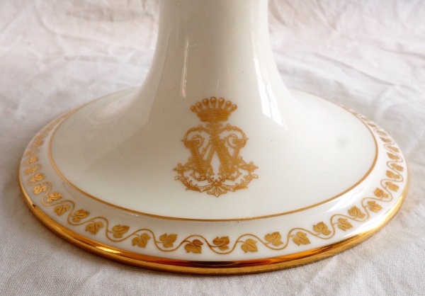 Manufacture de Sèvres, service des Princes : plat de présentation en porcelaine, couronne de Comte