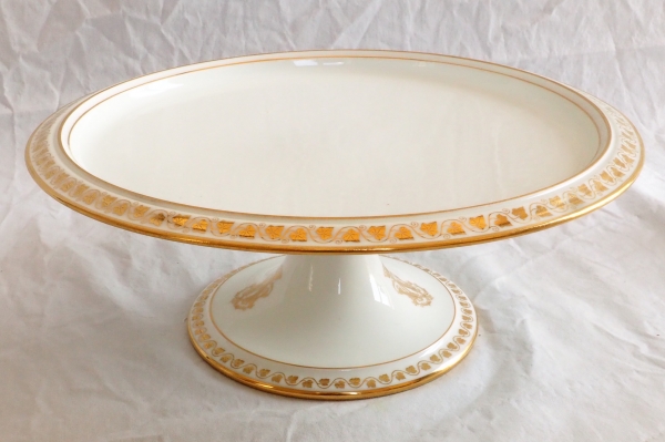 Manufacture de Sèvres, service des Princes : plat de présentation en porcelaine, couronne de Comte