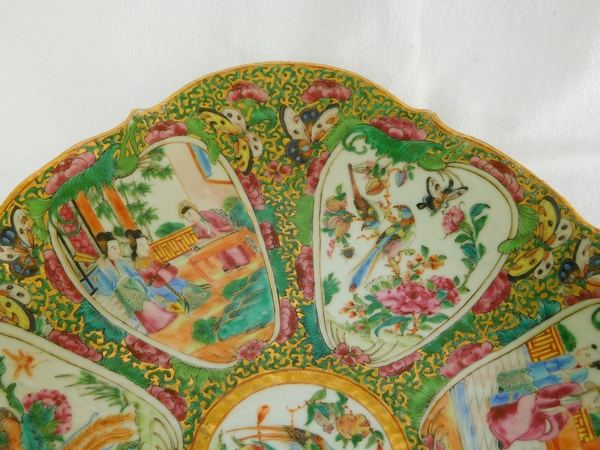 Large Canton porcelain dish, China, 19th century - 36.5cm x 27,5cm