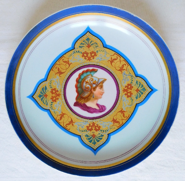 Plat rond en porcelaine de Paris tête de Minerve, époque Napoléon III - 27,6cm
