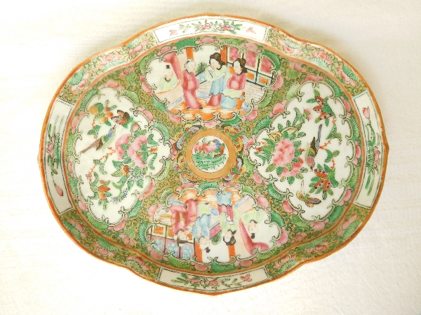 Canton porcelain tray - China, 19th century