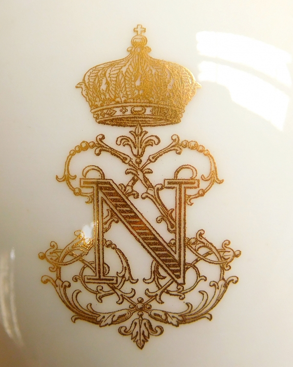 Sèvres : pot à lait impérial de Napoléon III en porcelaine - service de voyage des Princes