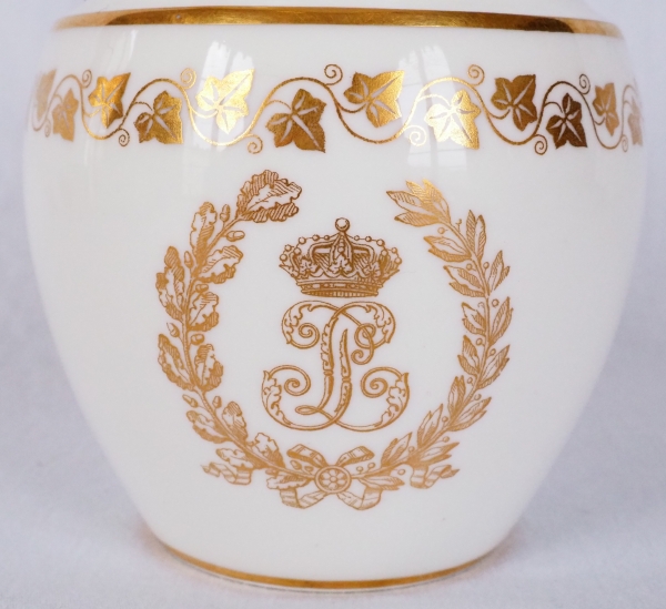 Sèvres : pot à lait royal de Louis Philippe à Bizy - porcelaine, service des Princes