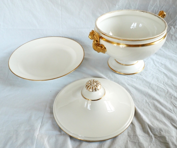 Nast : pot à oille / soupière d’époque Empire en porcelaine de Paris blanche et or