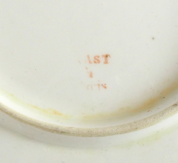 Nast : pot à oille / soupière d’époque Empire en porcelaine de Paris blanche et or