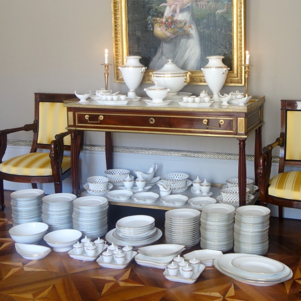 Nast : pot à oille / soupière d’époque Empire en porcelaine de Paris blanche et or