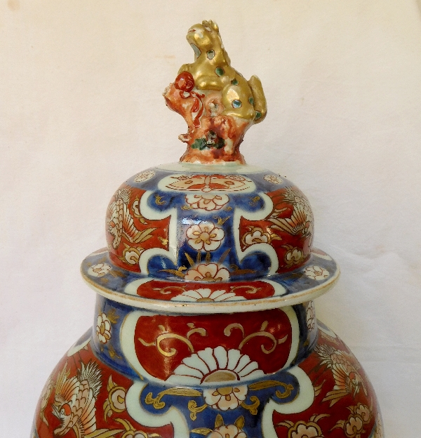 Grande potiche en porcelaine Imari fin XIXe bleue, rouge et or - 49cm