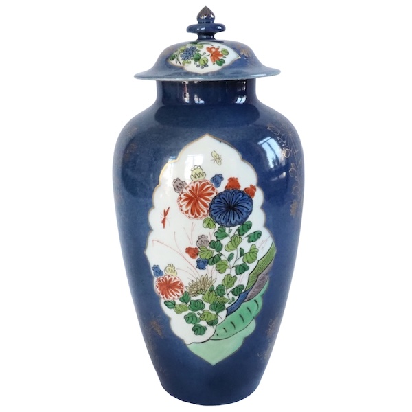 Tall blue porcelain potiche - China, early 20th century - 29cm