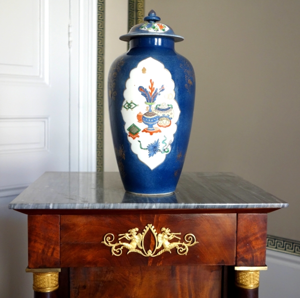 Tall blue porcelain potiche - China, early 20th century - 29cm