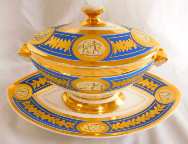 Manufacture Neppel : saucière en porcelaine bleue et or d'époque Empire - signée