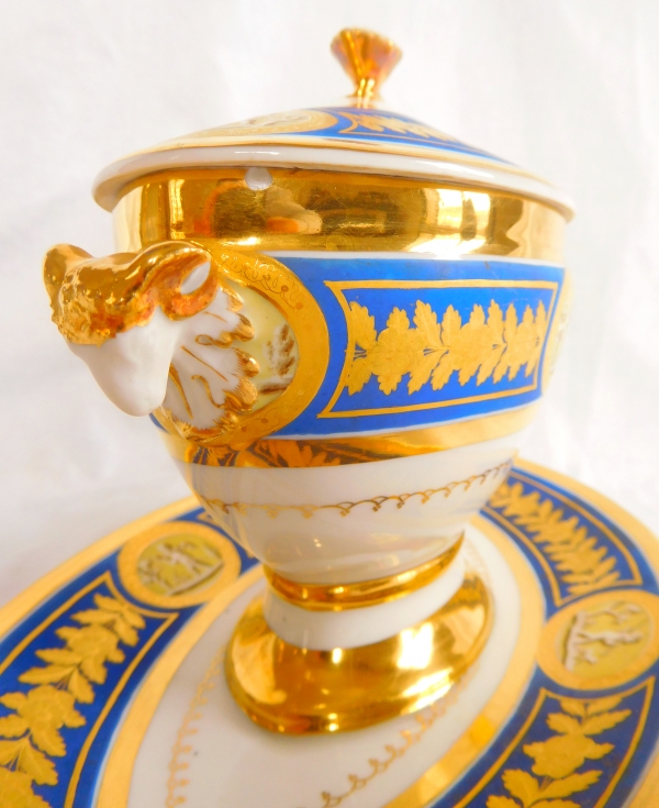 Neppel Manufacture : Empire blue porcelain sauce boat enhanced with fine gold - signed